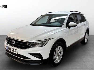 Vit Begagnad 2022 VW Tiguan SUV | 319 900 kr (Lite dyr)