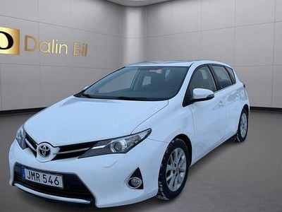 Begagnad Toyota Auris 91 HK (66 kW) 2014 Vit Halvkombi
