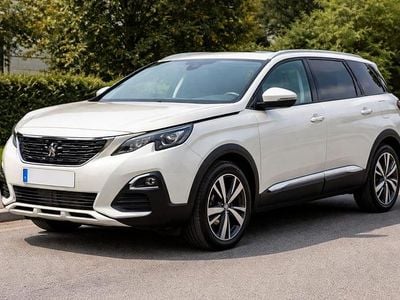 Pärlvit Begagnad 2019 Peugeot 5008 | 179 000 kr (Marknadspris)