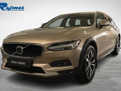 Begagnad Volvo V90 CC Core 197 HK (144 kW) 2023 Ljusgrå Kombi