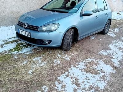 Begagnad VW Golf VI 102 HK (75 kW) 2010 Halvkombi
