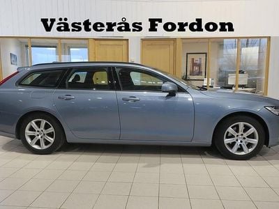 Ljusblå (blå) Begagnad 2017 Volvo V90 Kinetic Kombi | 219 900 kr (Marknadspris)