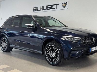 Mörkblå Begagnad 2023 Mercedes GLC300e AMG SUV | 629 900 kr (Marknadspris)