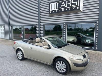Begagnad Renault Mégane II 113 HK (83 kW) 2005 Gråbeige metallic Cab