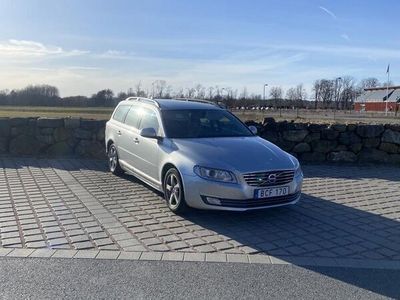 begagnad Volvo V70 D2 Momentum Euro 5