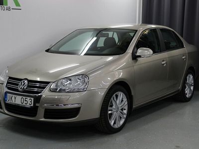 begagnad VW Jetta 1.6 / NY KAMREMSATS / NYSERVAD / 102hk