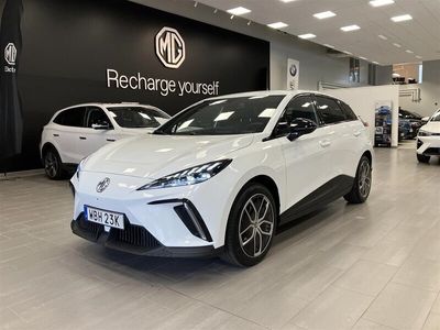 Begagnad MG MG4 EV Luxury 150 kW (204 HK) 2023 Vit Halvkombi