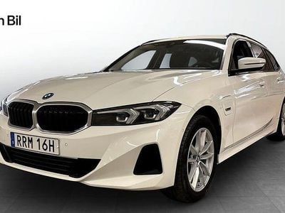 Vit Begagnad 2023 BMW 330 Kombi | 299 800 kr