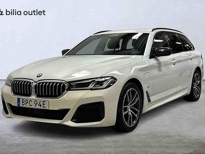 Vit Begagnad 2021 BMW 530e Kombi | 334 900 kr (Marknadspris)