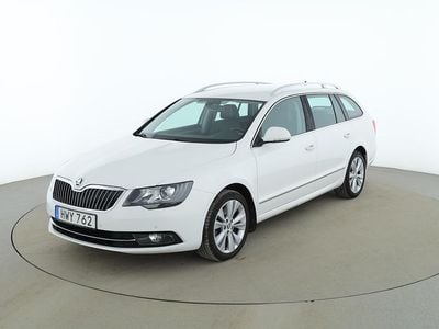 Begagnad Skoda Superb Elegance 171 HK (125 kW) 2015 Vit Kombi