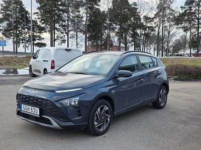 Grå Begagnad 2023 Hyundai Bayon Essential SUV | 209 900 kr (Marknadspris)