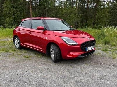 Röd Begagnad 2024 Suzuki Swift Halvkombi | 269 600 kr