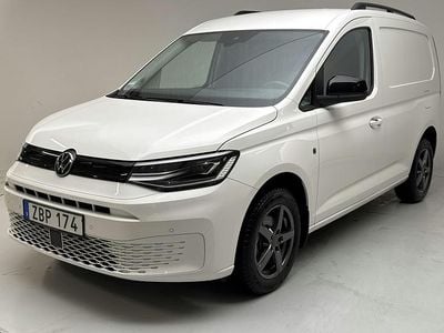 Vit Begagnad 2024 VW Caddy Minibuss | 259 000 kr (Marknadspris)