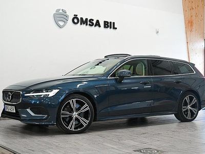 Mörkblå Begagnad 2022 Volvo V60 Inscription Kombi | 294 800 kr (Marknadspris)