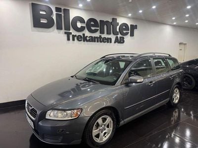 Grå Begagnad 2009 Volvo V50 Kinetic Kombi | 39 900 kr (Marknadspris)