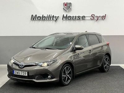 Mörkgrå Begagnad 2017 Toyota Auris Hybrid Comfort Halvkombi | 169 900 kr (Marknadspris)