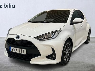 Begagnad Toyota Yaris Hybrid Active 117 HK (86 kW) 2022 Vit Halvkombi