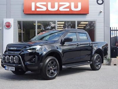Svart Begagnad 2024 Isuzu D-Max Van | 799 875 kr