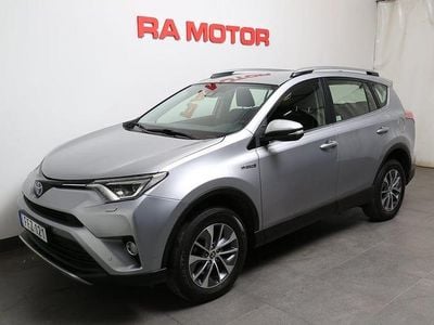 Begagnad Toyota RAV4 Hybrid Active 197 HK (144 kW) 2018 Silver metallic SUV