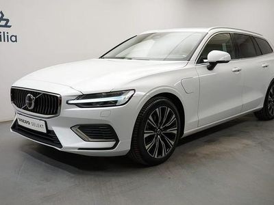 Begagnad Volvo V60 Core 355 HK (261 kW) 2023 Vit Kombi
