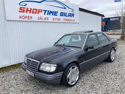 Grå Begagnad 1994 Mercedes E220 Sedan | 89 900 kr