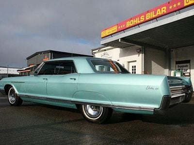 Begagnad Buick Electra 225 330 HK (242 kW) 1966 Flerfärgad Sedan