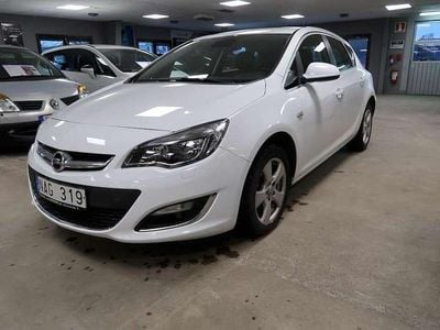 Begagnad Opel Astra Sport 110 HK (80 kW) 2012 Vit Halvkombi
