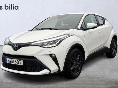 Vit Begagnad 2022 Toyota C-HR Active SUV | 264 900 kr (Marknadspris)