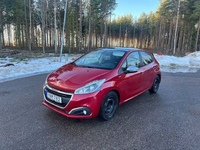 begagnad Peugeot 208 5-dörrar 1.2 VTi Euro 6 panorama,Ny bytt kamrem