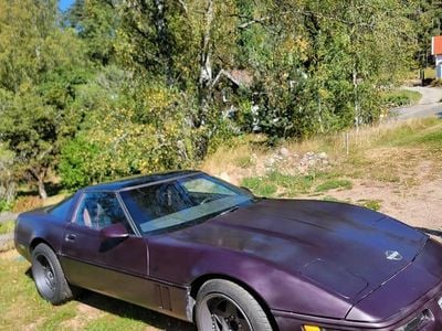 Begagnad Chevrolet Corvette 234 HK (172 kW) 1985 Black rose metallic