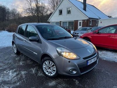 Grå Begagnad 2010 Renault Clio R.S. Halvkombi | 44 500 kr (Marknadspris)