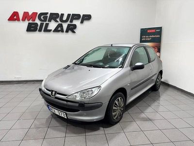 Grå Begagnad 2004 Peugeot 206 Halvkombi | 24 900 kr (Dyr)