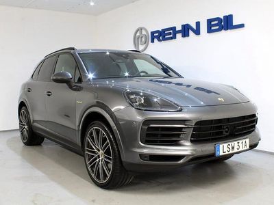Grå Begagnad 2020 Porsche Cayenne SUV | 699 000 kr