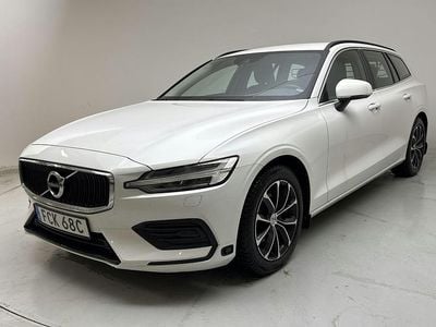 Vit Begagnad 2022 Volvo V60 Momentum Kombi | 259 000 kr (Bra pris)