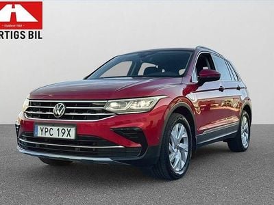 Röd Begagnad 2022 VW Tiguan Elegance SUV | 284 900 kr (Marknadspris)
