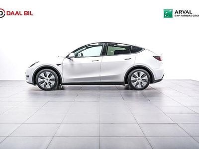 Begagnad Tesla Model Y Long Range AWD 378 kW (514 HK) 2023 Vit SUV