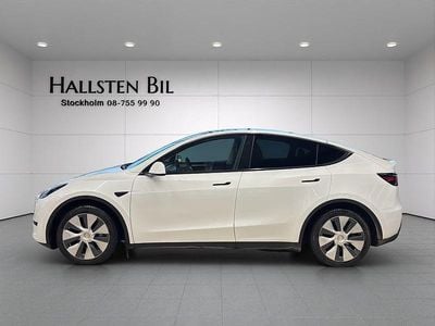 Vit Begagnad 2022 Tesla Model Y Standard Range SUV | 349 000 kr (Marknadspris)