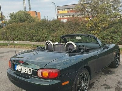 Begagnad Mazda MX5 110 HK (80 kW) 1998 Mörkgrön Cab
