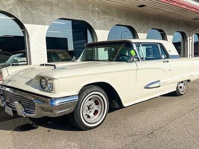 Silver Begagnad 1959 Ford V8 Sportkupé | 175 000 kr