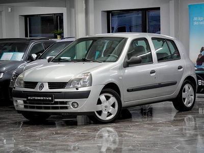 Ljusgrå (grå) Begagnad 2006 Renault Clio R.S. Authentique Halvkombi | 29 900 kr (Marknadspris)