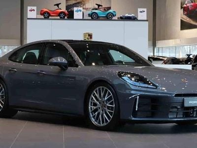 Grå Ny 2026 Porsche Panamera Halvkombi | 1 538 300 kr