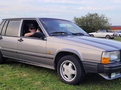 Grå metallic Begagnad 1988 Volvo 740 Sedan | 55 000 kr