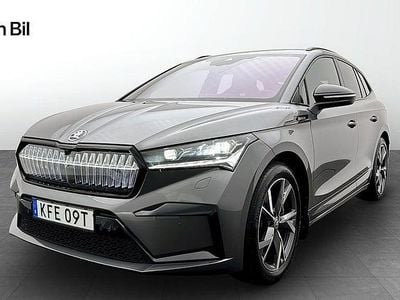 Grå Begagnad 2023 Skoda Enyaq iV SportLine SUV | 439 900 kr (Marknadspris)