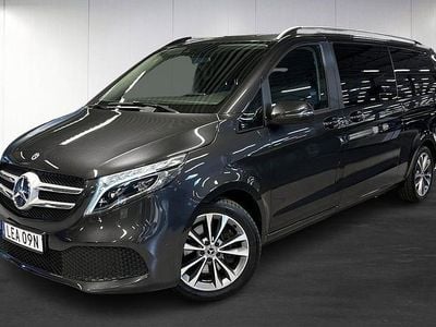 Grå Begagnad 2022 Mercedes V220 Minibuss | 599 900 kr