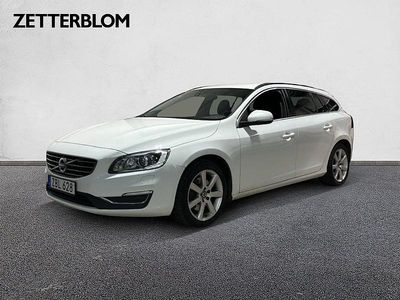 Vit Begagnad 2017 Volvo V60 Momentum Kombi | 179 000 kr (Marknadspris)
