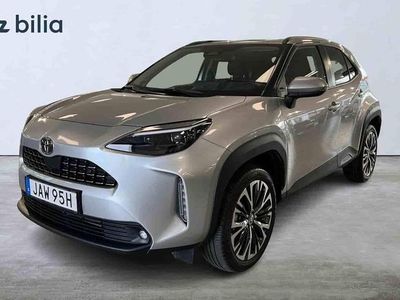 Silver Begagnad 2024 Toyota Yaris Cross SUV | 334 900 kr (Dyr)