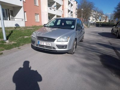 begagnad Ford Focus 5-dörrars 1.8 Flexifuel Lågmilare 99% rostfri