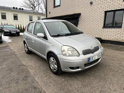 Silver Begagnad 2003 Toyota Yaris Halvkombi | 24 900 kr (Bra pris)