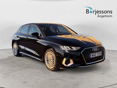 Svart Begagnad 2022 Audi A3 Sportback Advanced Plus Halvkombi | 259 000 kr (Marknadspris)