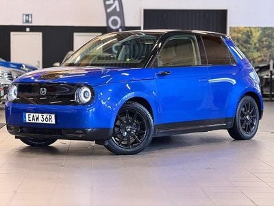 Begagnad Honda e 113 kW (154 HK) 2020 Blå Halvkombi